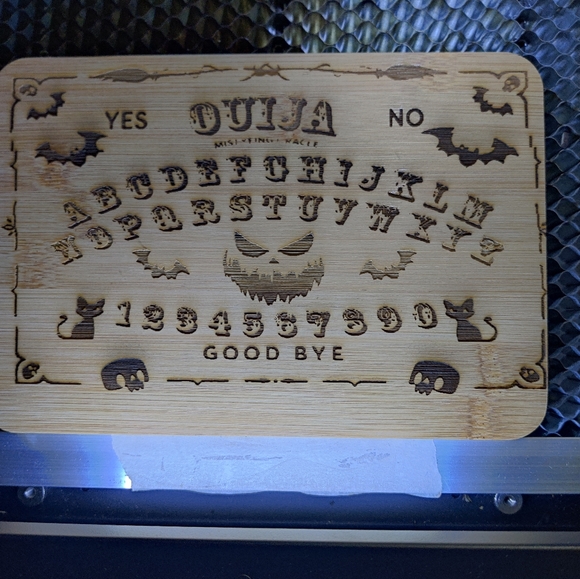 Creepy Christmas Ouija board - Picture 3 of 4